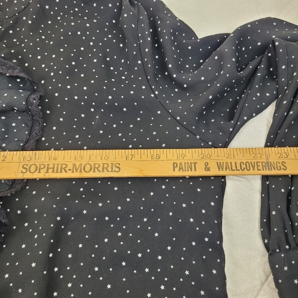 Who What Wear black long sleeve blouse white stars ruffle lace front button up M - Picture 7 of 11